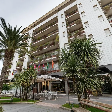 Rondo' Hotel 3*